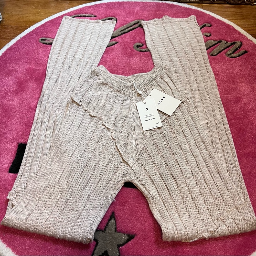 NWT Ruve Shop Fuze Cream Pants